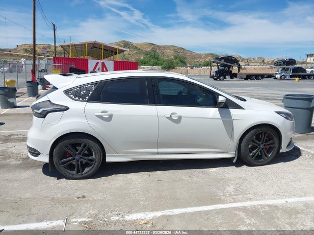 Ford FOCUS ST 2018 1FADP3L93JL211420 Image 13