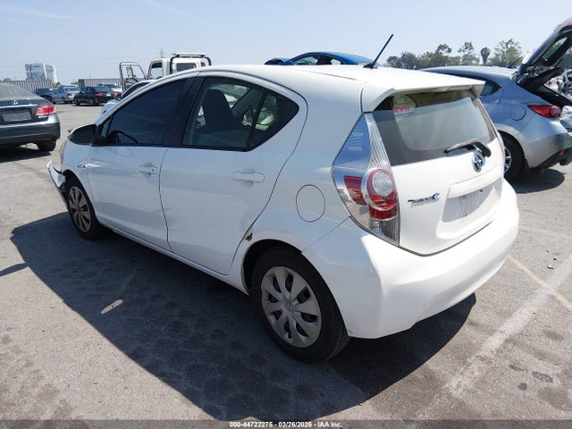 JTDKDTB35E1562855 Toyota Prius C One