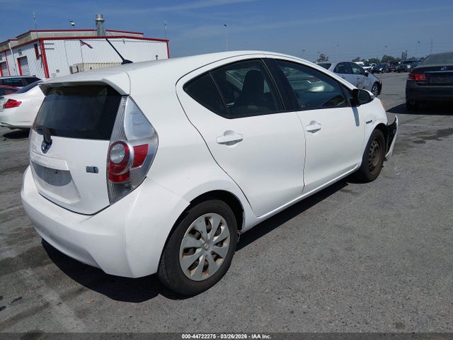 JTDKDTB35E1562855 Toyota Prius C One