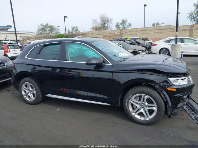 WA1BNAFY7J2207384 Audi Q5 2.0t Premium/2.0t Tech Premium