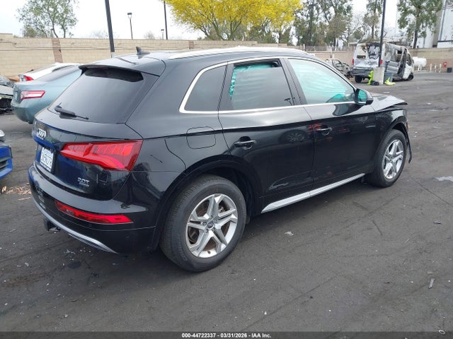 WA1BNAFY7J2207384 Audi Q5 2.0t Premium/2.0t Tech Premium