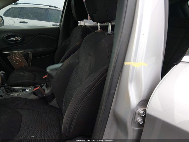 1C4PJLCX7KD353854 Jeep Cherokee Latitude Fwd