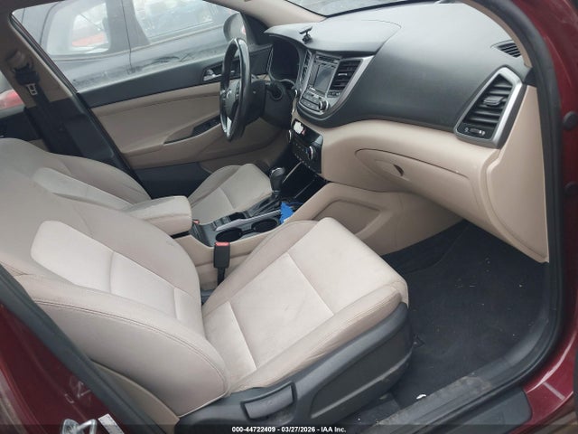 KM8J33A22HU408187 Hyundai Tucson Sport