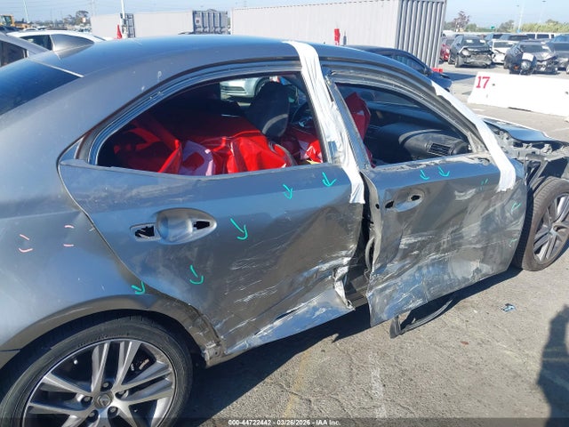 44722442 :رقم المزاد ، JTHDA1D21L5107368 vin ، 2020 Lexus Is 300 مزاد بيع