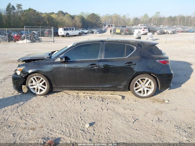 Lexus CT 200H 2016 JTHKD5BH0G2259985 Image 14
