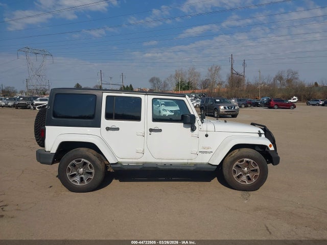 1C4BJWEG0EL118151 Jeep Wrangler Unlimited Sahara