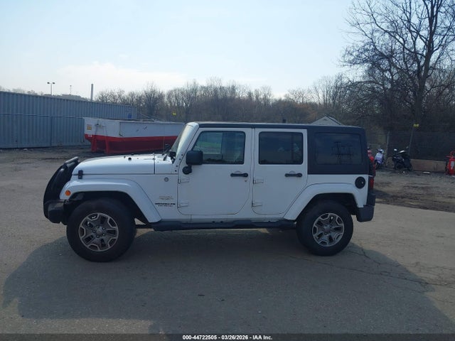1C4BJWEG0EL118151 Jeep Wrangler Unlimited Sahara