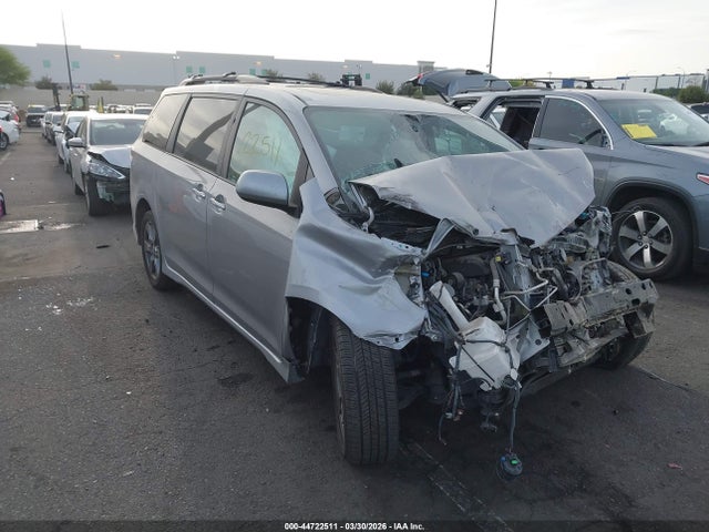 Toyota Sienna Se 8 Passenger 2018 5TDXZ3DC3JS920522 Image 13