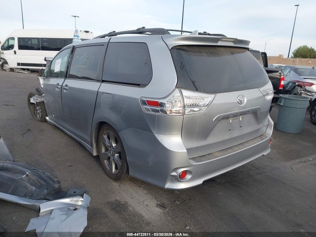 Toyota Sienna Se 8 Passenger 2018 5TDXZ3DC3JS920522 Image 14