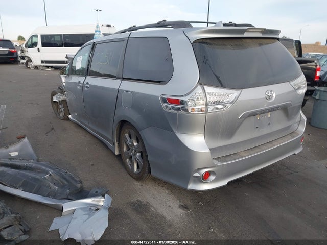 Toyota Sienna Se 8 Passenger 2018 5TDXZ3DC3JS920522 Image 3