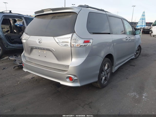 Toyota Sienna Se 8 Passenger 2018 5TDXZ3DC3JS920522 Image 4