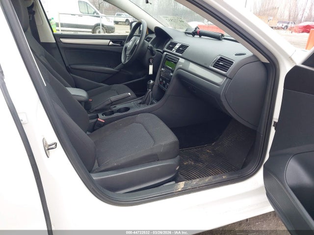 2014 Volkswagen Passat 2.5l S მანქანა იყიდება აუქციონზე, vin: 1VWAP7A35EC049814, აუქციონის ნომერი: 44722532
