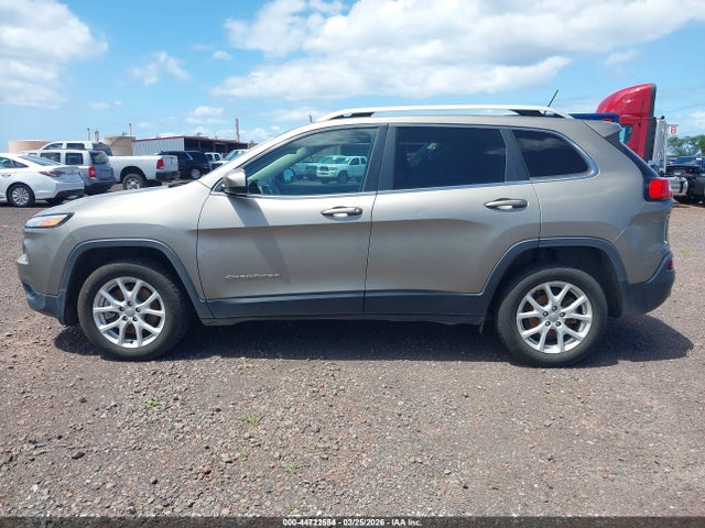 1C4PJLCB9JD583754 Jeep Cherokee Latitude Fwd