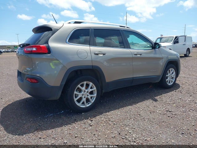 1C4PJLCB9JD583754 Jeep Cherokee Latitude Fwd