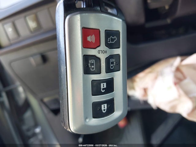 5TDXZ3DC5HS787756 Toyota Sienna Se 8 Passenger