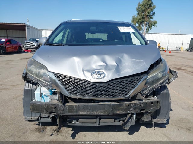 5TDXZ3DC5HS787756 Toyota Sienna Se 8 Passenger