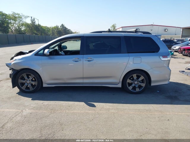 5TDXZ3DC5HS787756 Toyota Sienna Se 8 Passenger