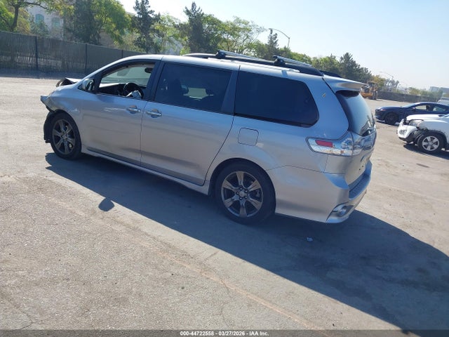 5TDXZ3DC5HS787756 Toyota Sienna Se 8 Passenger