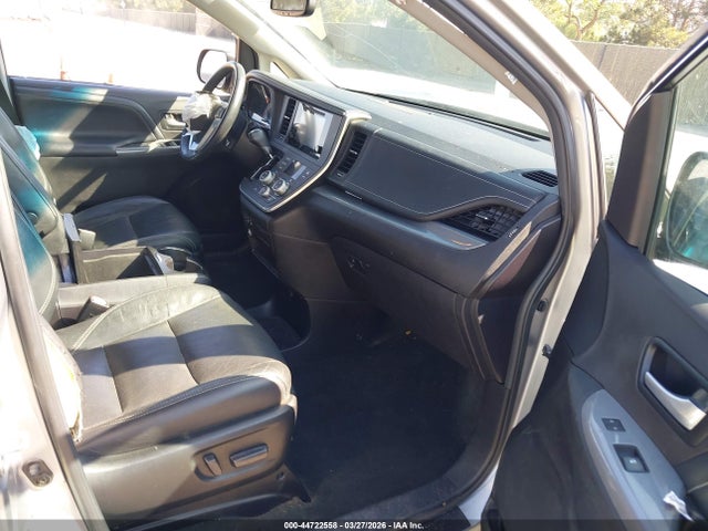 5TDXZ3DC5HS787756 Toyota Sienna Se 8 Passenger