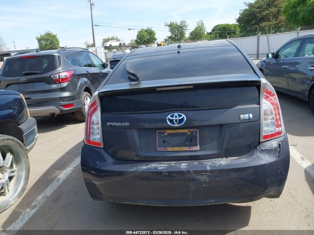 Toyota Prius Two 2014 JTDKN3DU2E1749201 Image 16