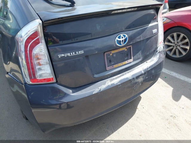 Toyota Prius Two 2014 JTDKN3DU2E1749201 Image 17