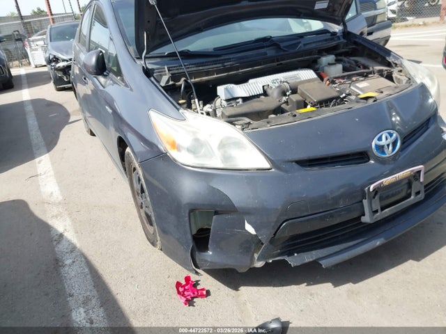 Toyota Prius Two 2014 JTDKN3DU2E1749201 Image 18