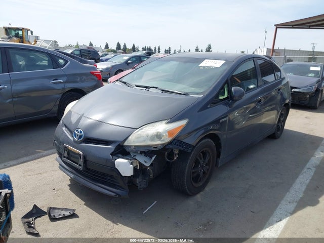 Toyota Prius Two 2014 JTDKN3DU2E1749201 Image 2