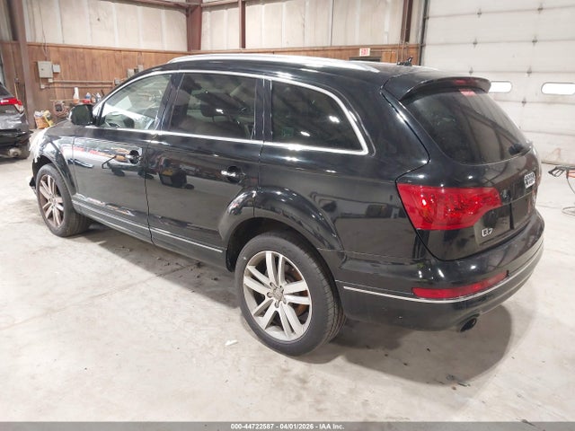 2015 AUDI Q7 WA1LGAFE0FD009262 Photo 2