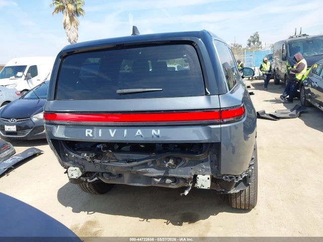 Rivian R1s Adventure 2023 7PDSGABA0PN027267 Image 17
