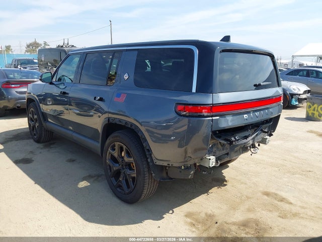 Rivian R1s Adventure 2023 7PDSGABA0PN027267 Image 3