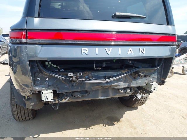Rivian R1s Adventure 2023 7PDSGABA0PN027267 Image 6