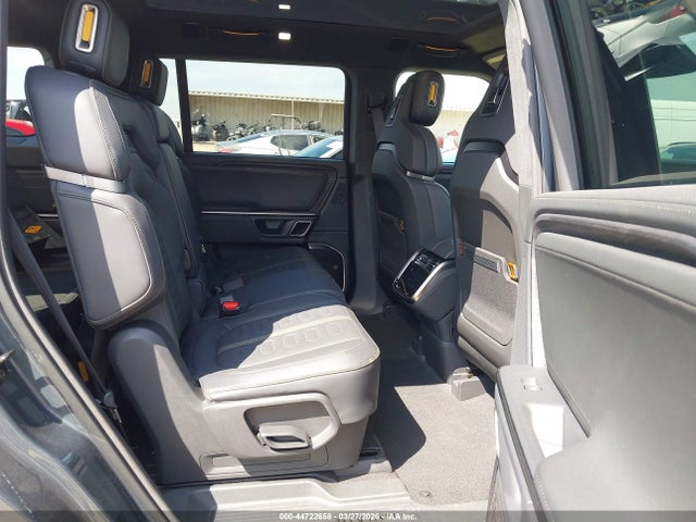 Rivian R1s Adventure 2023 7PDSGABA0PN027267 Image 8