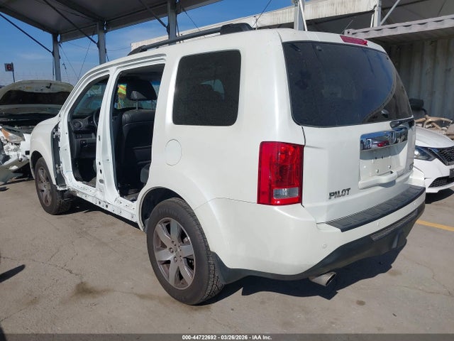 Honda Pilot Touring 2015 5FNYF4H95FB037602 Image 3