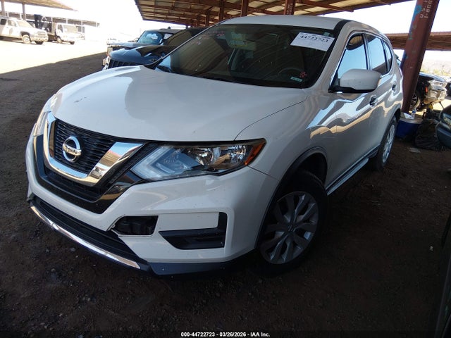 Nissan ROGUE S 2017 JN8AT2MT8HW138782 Image 2