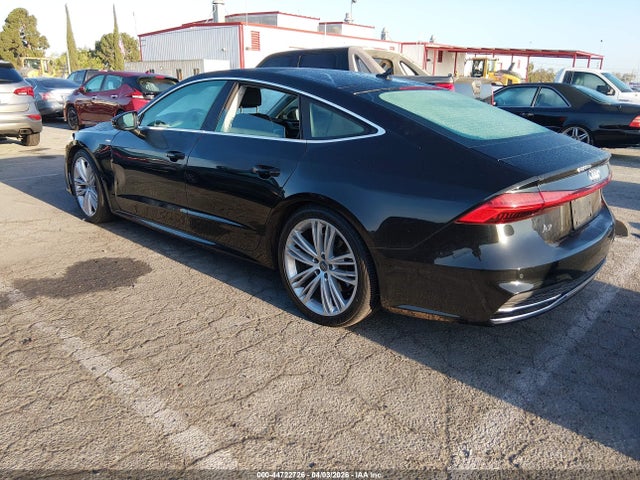 2019 AUDI A7 WAUU2AF27KN055607 Photo 2