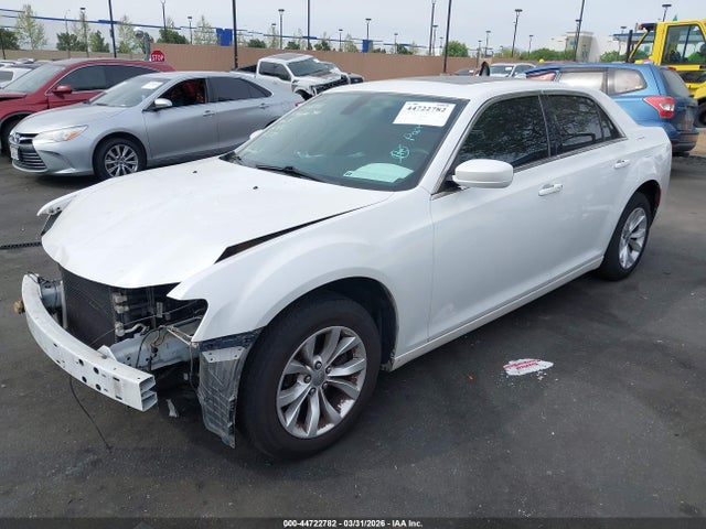 2015 Chrysler 300 Limited მანქანა იყიდება აუქციონზე, vin: 2C3CCAAG9FH931224, აუქციონის ნომერი: 44722782