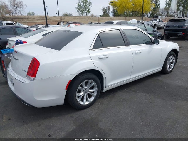 2015 Chrysler 300 Limited მანქანა იყიდება აუქციონზე, vin: 2C3CCAAG9FH931224, აუქციონის ნომერი: 44722782