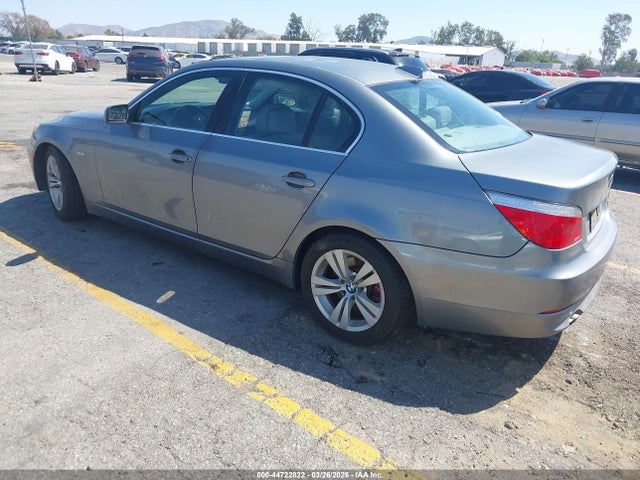 2010 Bmw 528i მანქანა იყიდება აუქციონზე, vin: WBANU5C59AC126384, აუქციონის ნომერი: 44722822
