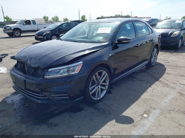 1VWAA7A3XJC015105 Volkswagen Passat 2.0t R-line/2.0t S