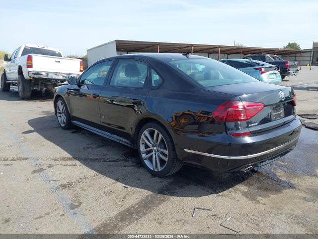1VWAA7A3XJC015105 Volkswagen Passat 2.0t R-line/2.0t S
