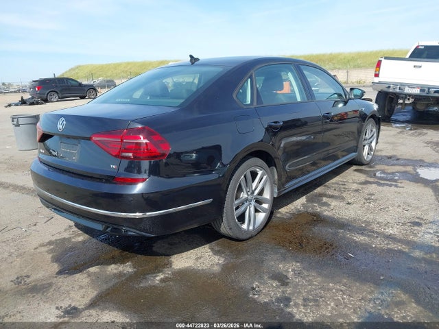 1VWAA7A3XJC015105 Volkswagen Passat 2.0t R-line/2.0t S