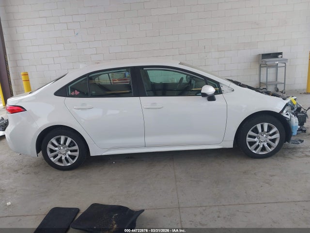 Toyota COROLLA LE 2021 5YFEPMAEXMP203752 Image 14