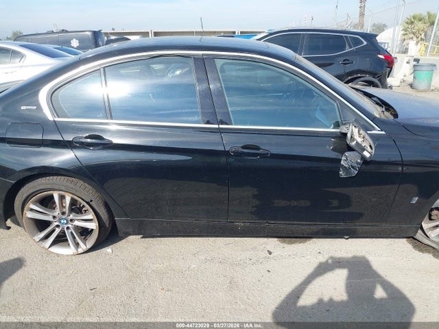 44723029 :رقم المزاد ، WBA8E1C31HA029784 vin ، 2017 Bmw 330e Iperformance مزاد بيع