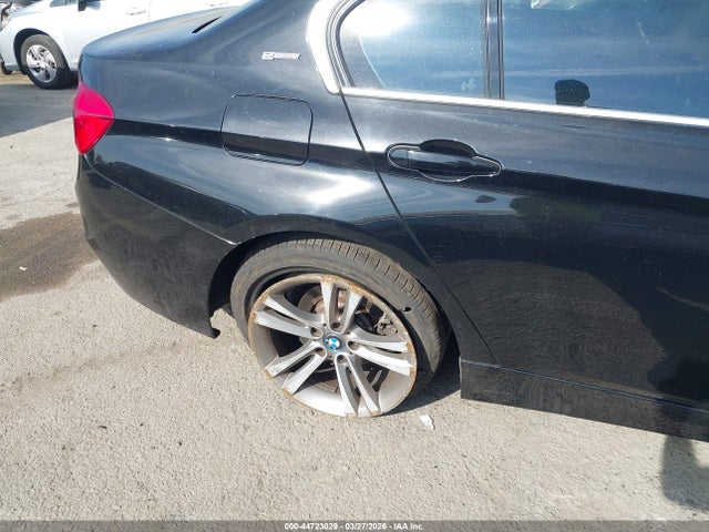 44723029 :رقم المزاد ، WBA8E1C31HA029784 vin ، 2017 Bmw 330e Iperformance مزاد بيع