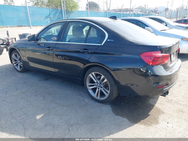 2017 BMW 330E WBA8E1C31HA029784 Photo 2