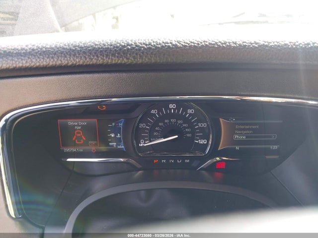 5LMJJ3HT0GEL06946 Lincoln Navigator L Select