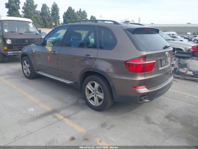 2012 BMW X5 5UXZW0C56CL670005 Photo 2