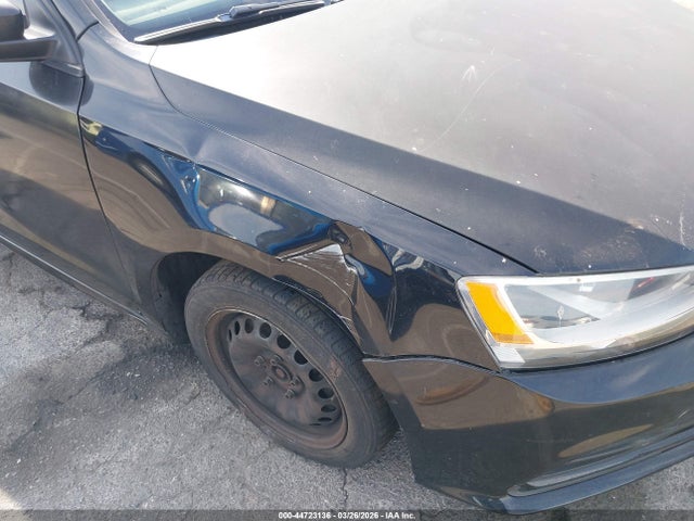 3VW267AJ1GM372636 Volkswagen Jetta 1.4t S