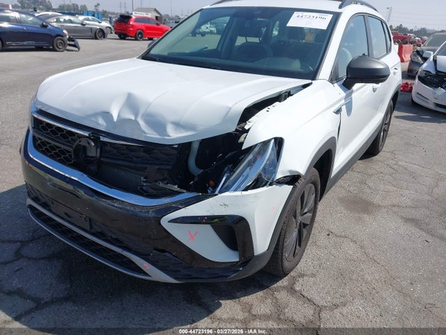 Продажа на аукционе авто 2023 Volkswagen Taos 1.5t S, vin: 3VVDX7B22PM352803, номер лота: 44723196