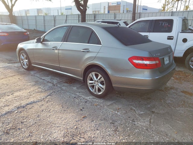 2011 MERCEDES-BENZ E 350 WDDHF5GB0BA349362 Photo 2